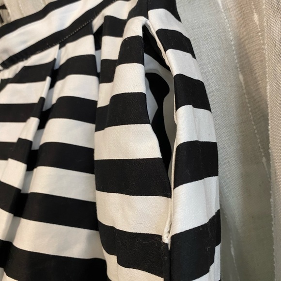 Modcloth Dusk and Stunner midi skirt in black & white, w/pockets! - Picture 3 of 7